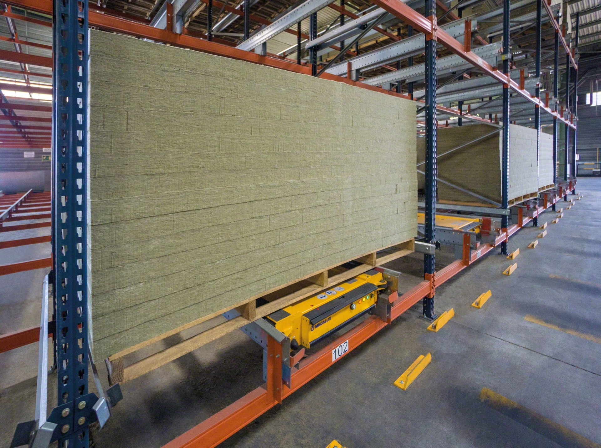 托盤梭是市場上最通用的系統之一：它可以移動任何類型的托盤